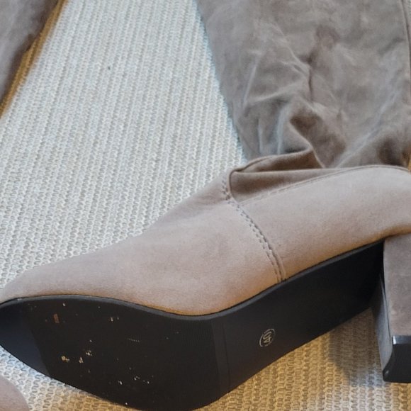 WOMENS BOOTS, LIGHT GRAY HOT HOT HOT!!! - Picture 5 of 5